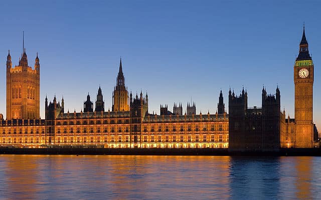 640px-palace_of_westminster_at_night