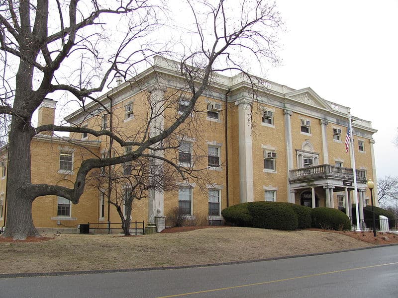 administration_building_mclean_hospital_belmont_ma