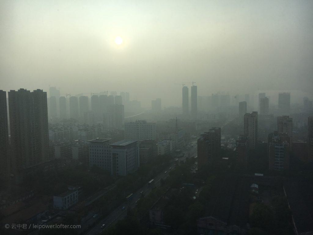 smog_descends_on_wuhan_hubei_china