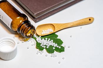 homoopathie-globuli-naturopathy-naturopaths-homeopathy-beads-royalty-free-thumbnail