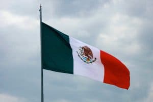 giant-mexican-flag-waves